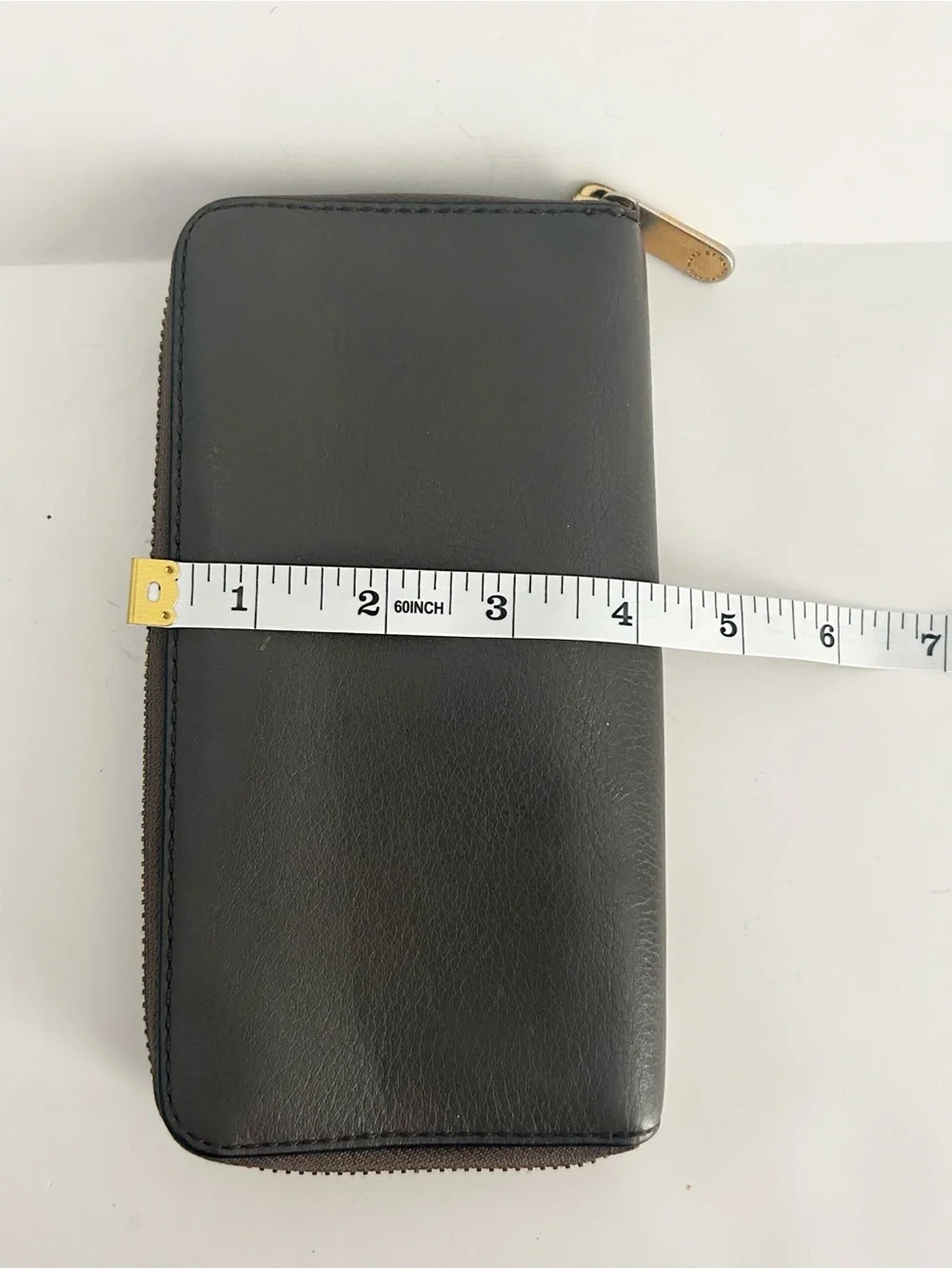 Marc Jacobs sleek marc